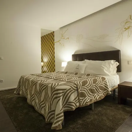 Casa Dona Maria Luiza Торри-ди-Монкорву